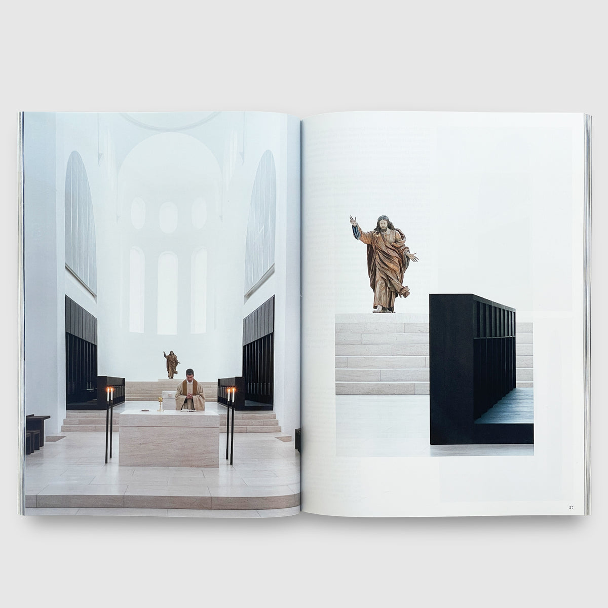 a+u2025年5月号 聖なる空間ー世界の宗教建築 | Post Architecture Books