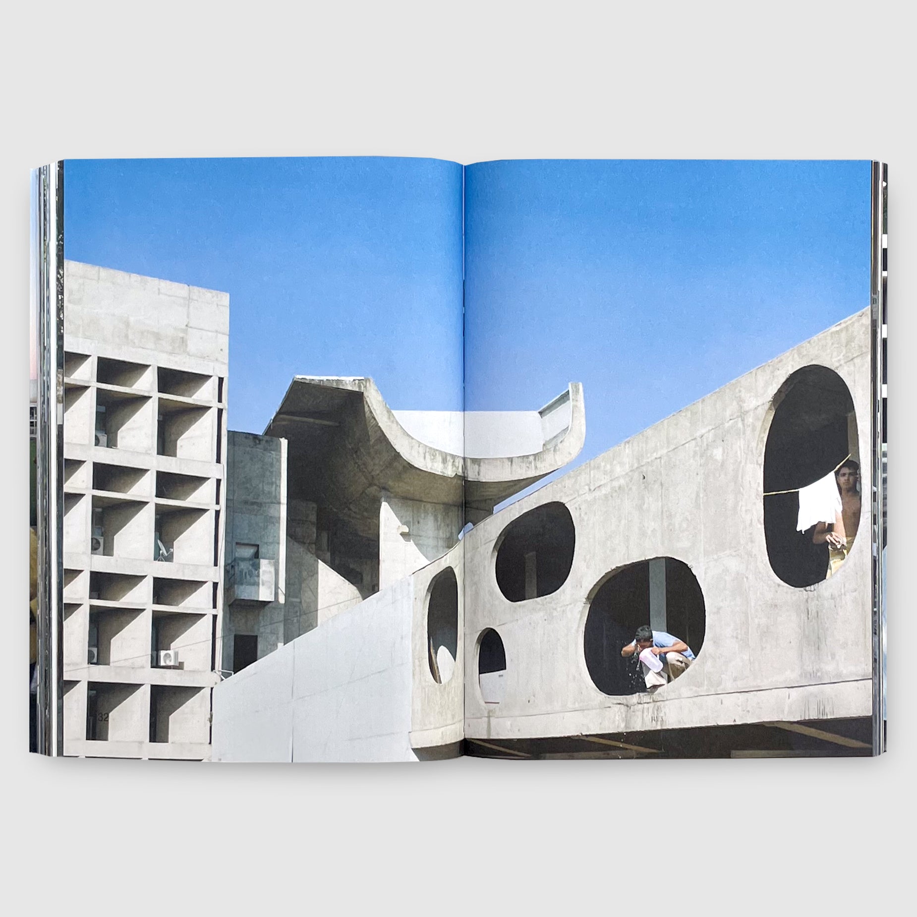 Iwan Baan | Brasilia – Chandigarh Living With Modernity | Post