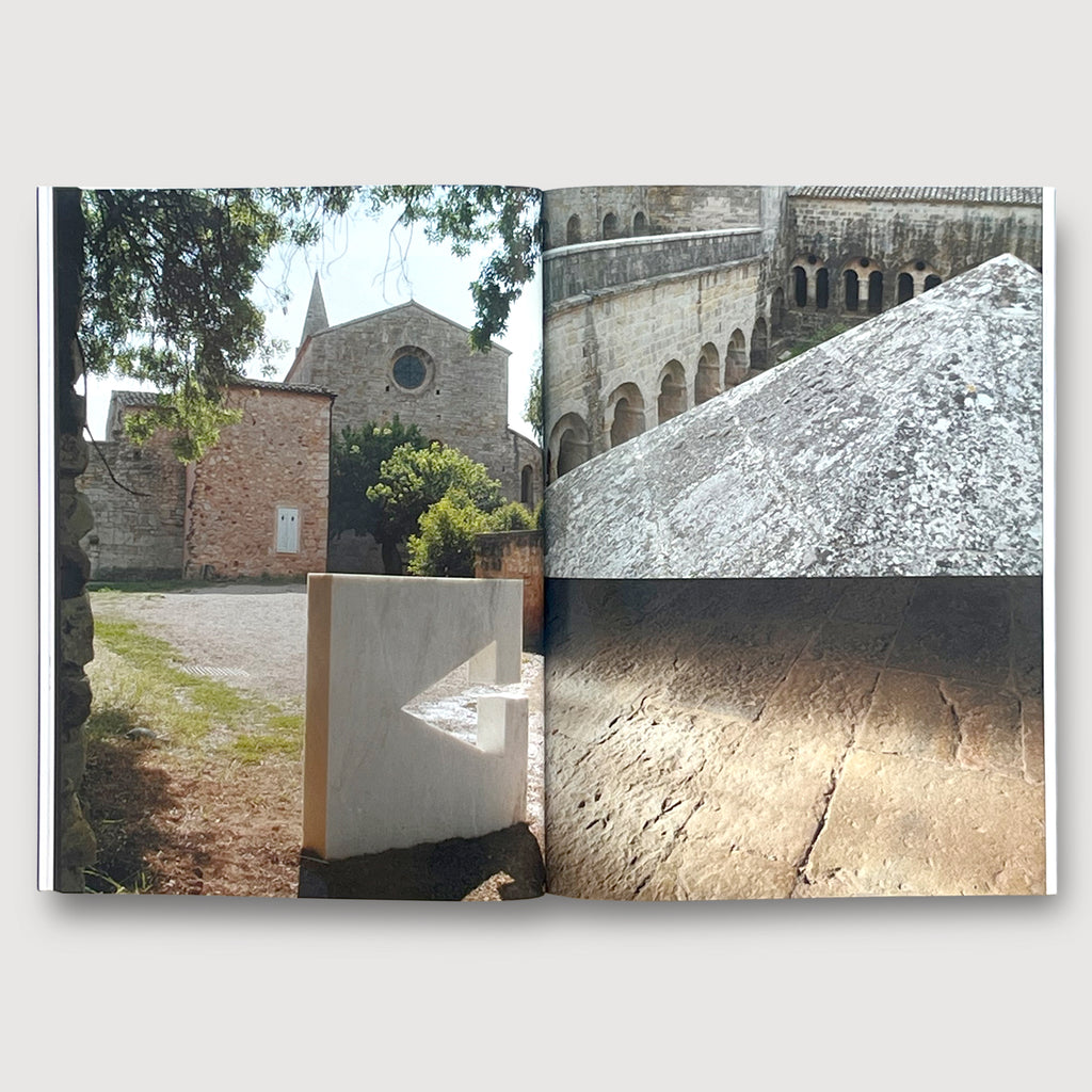 a+u 2010年11月臨時増刊 ル・トロネのアルヴァロ・シザ―経路と作品